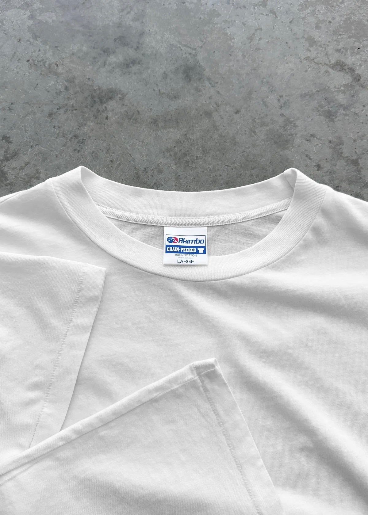 “CHAIN PEEKER” SINGLE STITCHED TEE - WHITE