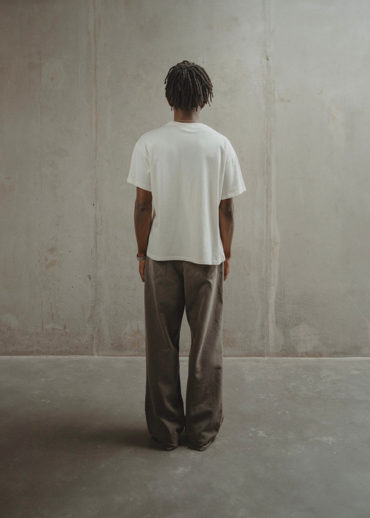 “CHAIN PEEKER” SINGLE STITCHED TEE - HEATHER GREY