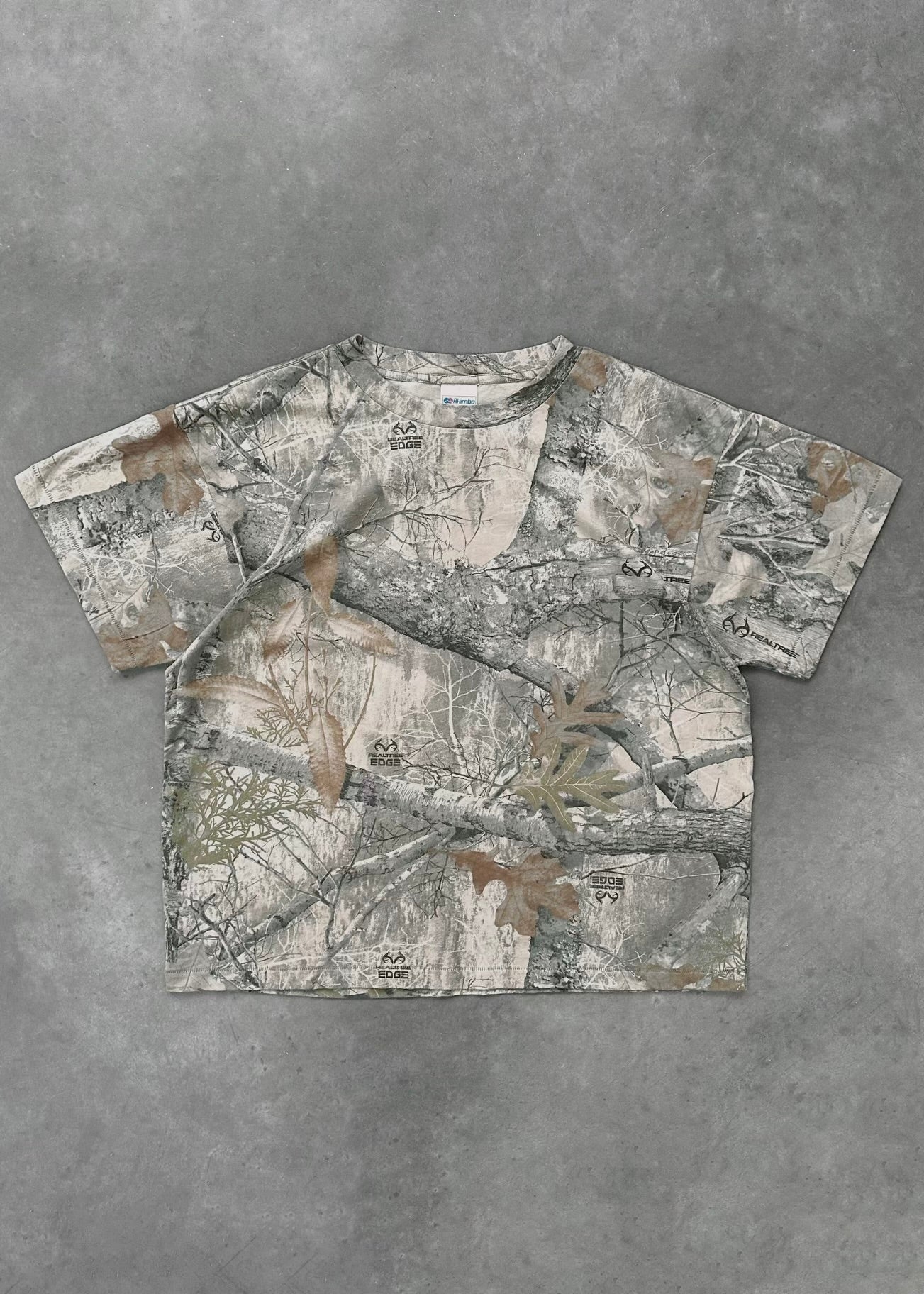 "CHAIN PEEKER" SINGLE STITCHED TEE - REALTREE® CAMO