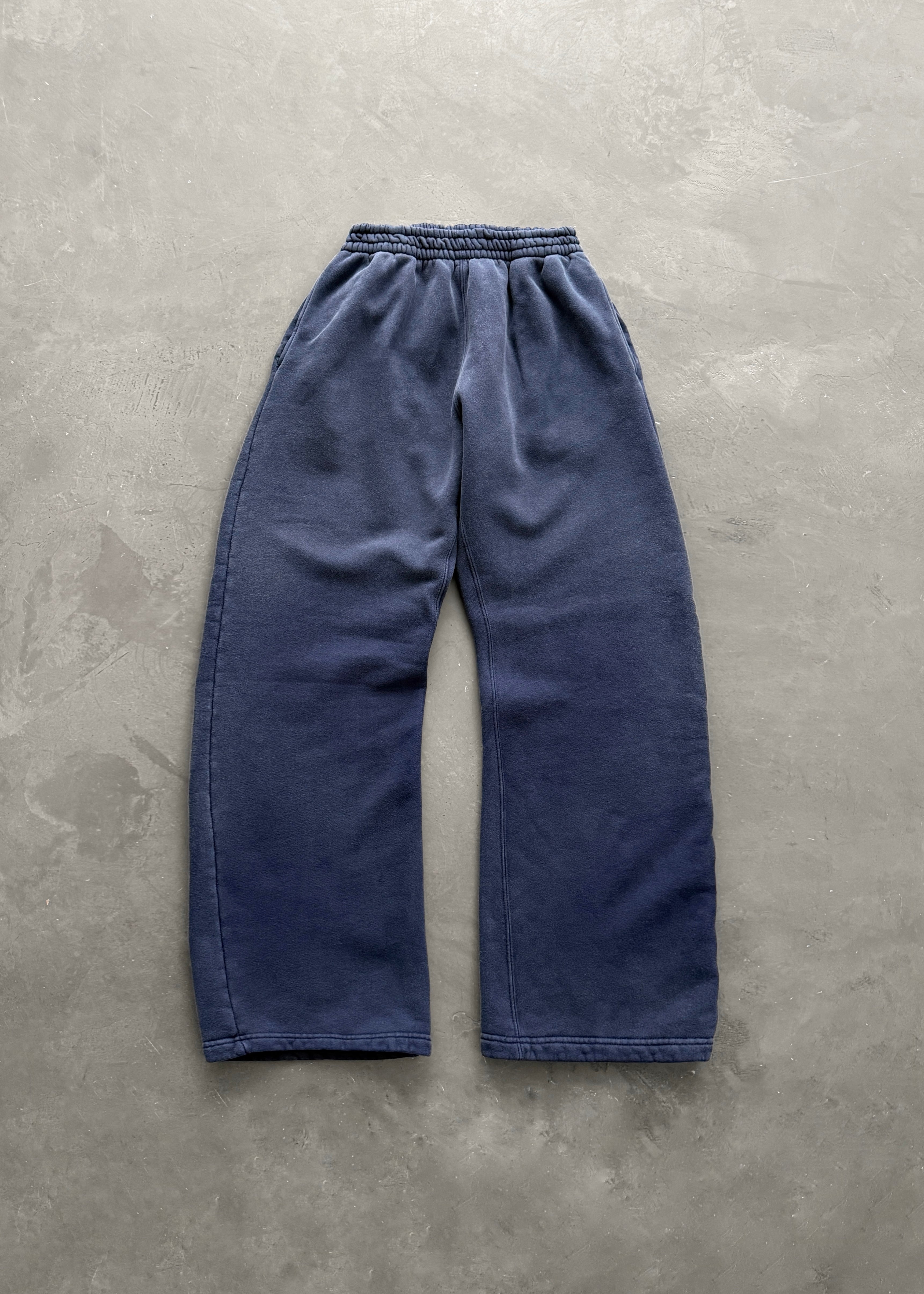 AKIMBO STRAIGHT LEG SWEATPANTS - FADED NAVY