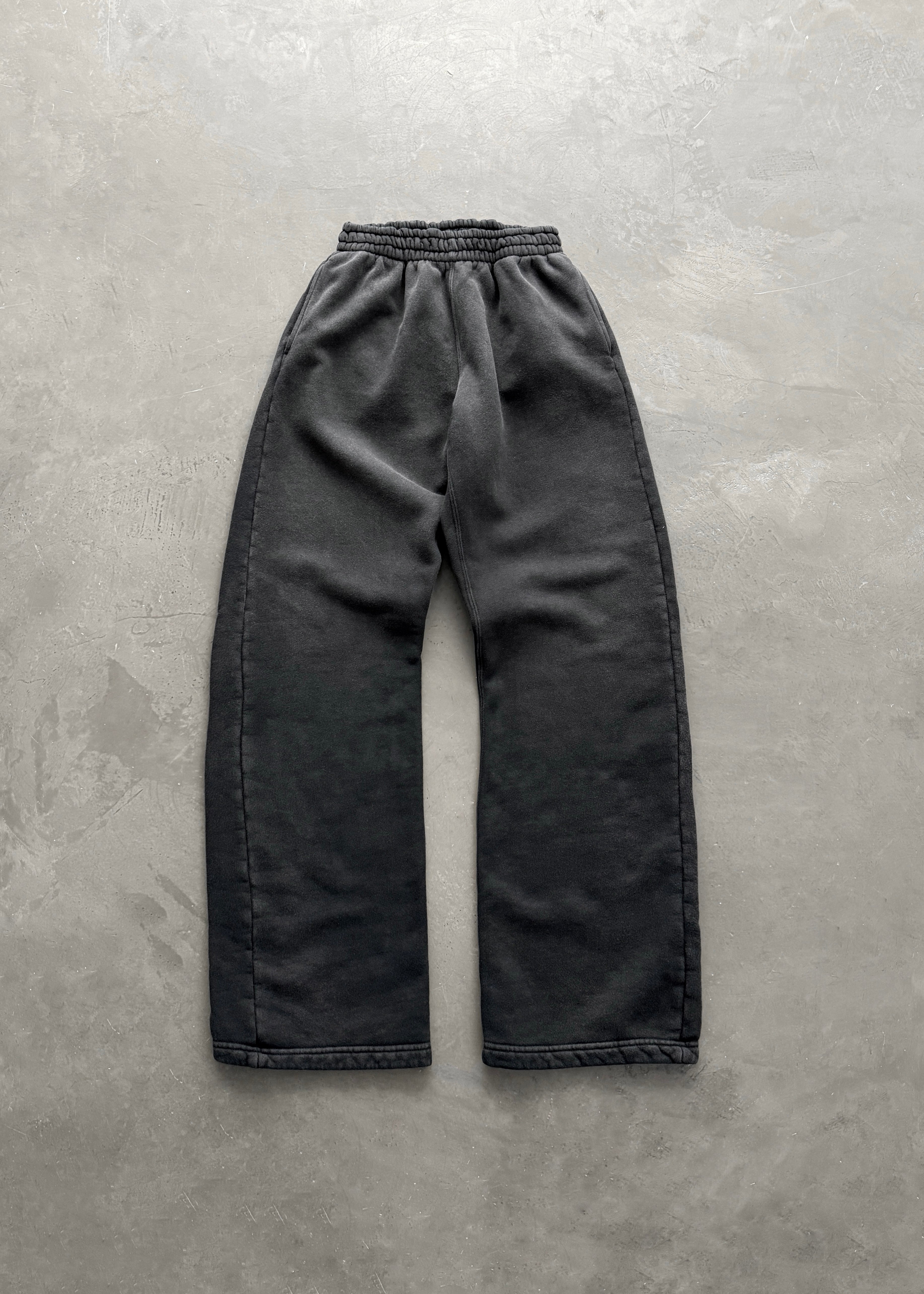 AKIMBO STRAIGHT LEG SWEATPANTS - FADED BLACK