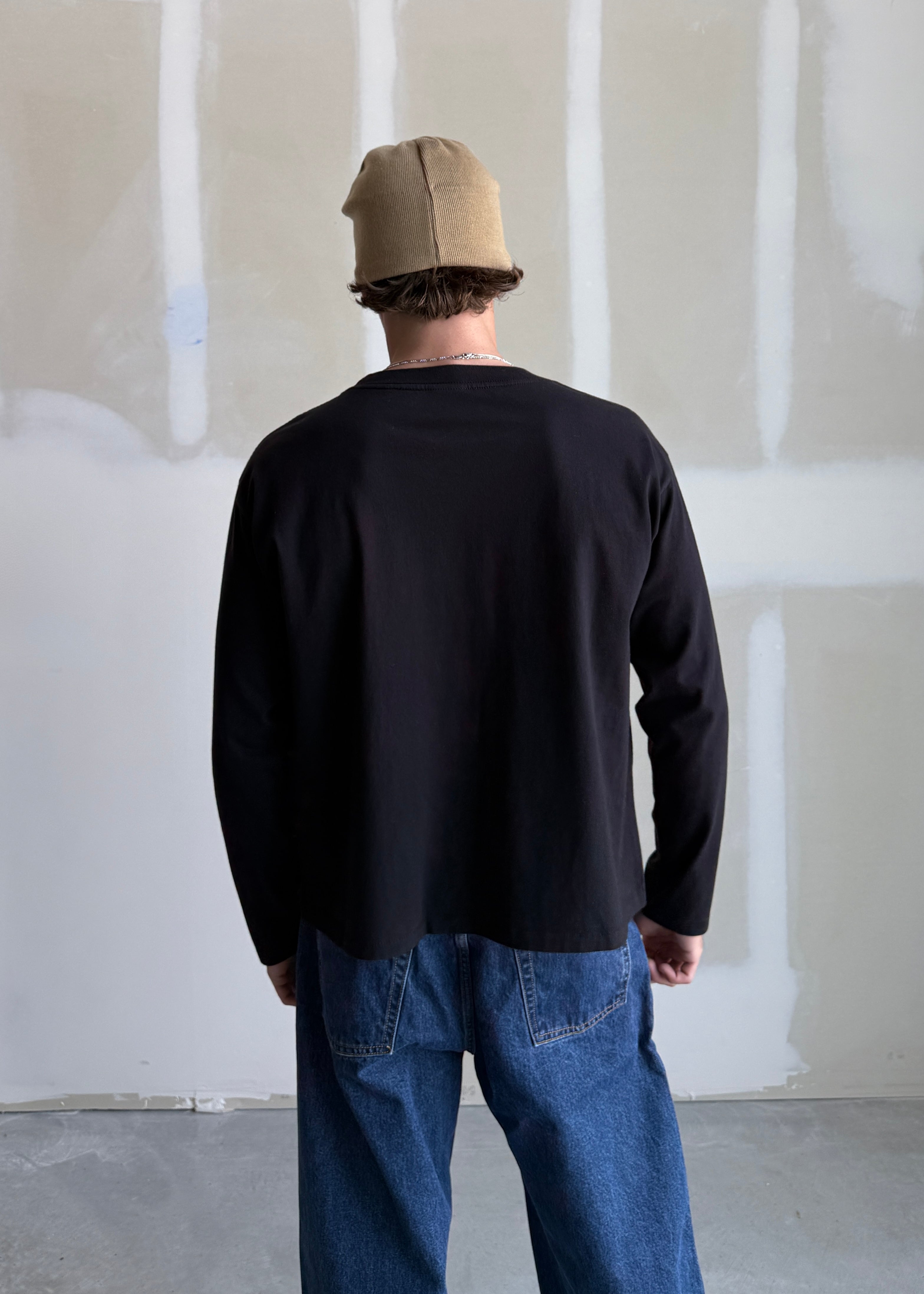 LONG SLEEVE “CHAIN PEEKER” SINGLE STITCHED TEE - BLACK